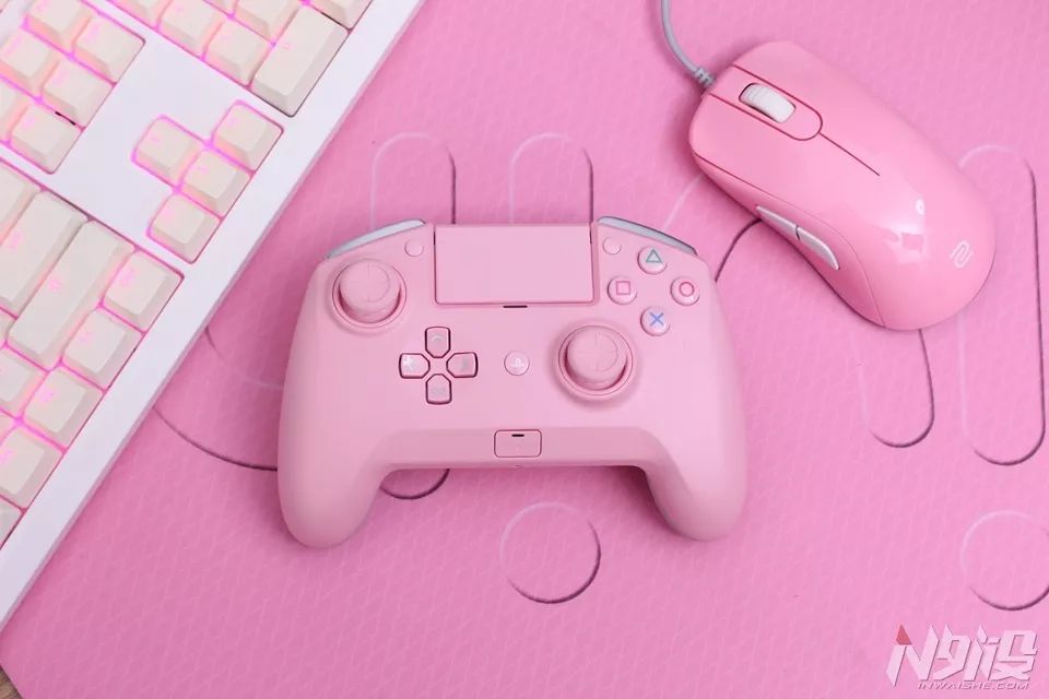 雷蛇razer游戏手柄测评,razer雷蛇飓兽竞技版ps4手柄