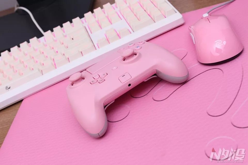 雷蛇razer游戏手柄测评,razer雷蛇飓兽竞技版ps4手柄