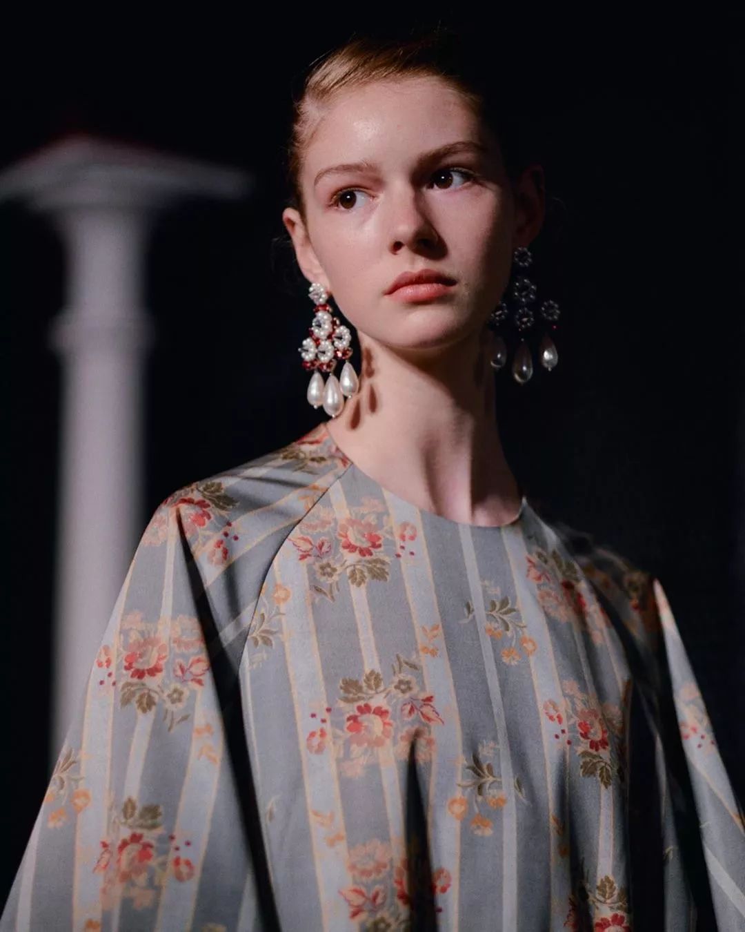 丝绸吊带长裙巴黎时装周,simonerocha泡泡裙