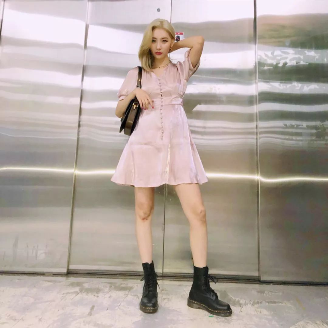 Jio热都要穿的马丁靴，作为辣妹的你得不得来一双嘛？