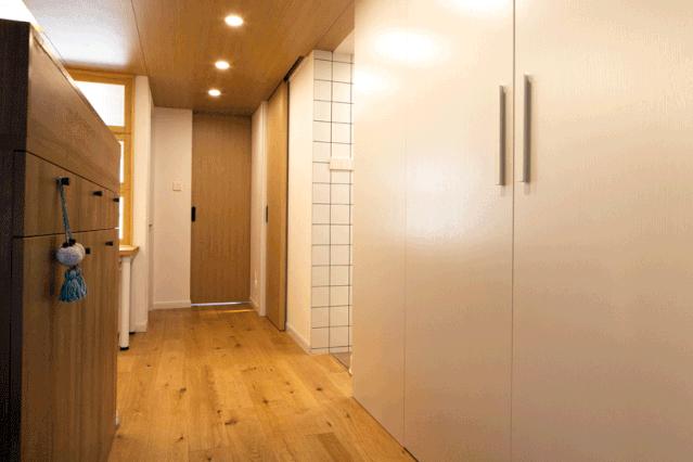 客厅没窗户没有阳光,客厅没有窗户一点采光都没有