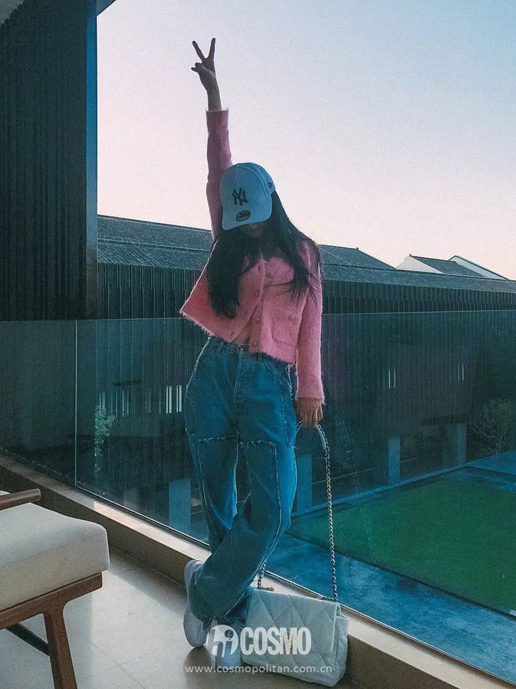 泫雅争议,泫雅掀短袖引起争议