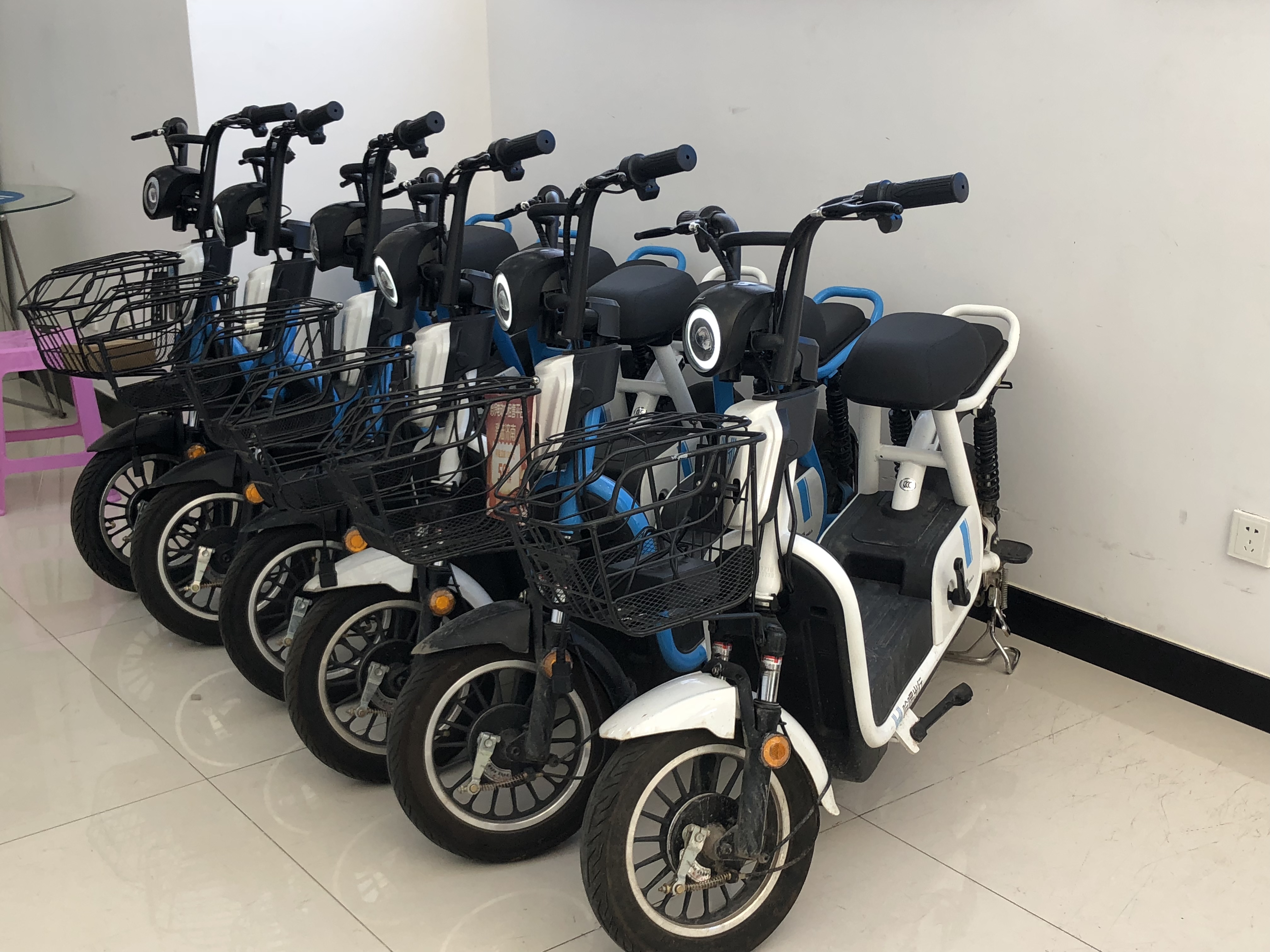 哈啰共享电动车济南街头,济南哈啰电动车