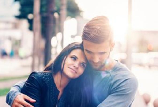 女生经常发朋友圈会被别人烦,朋友圈经常发负面情绪的女人