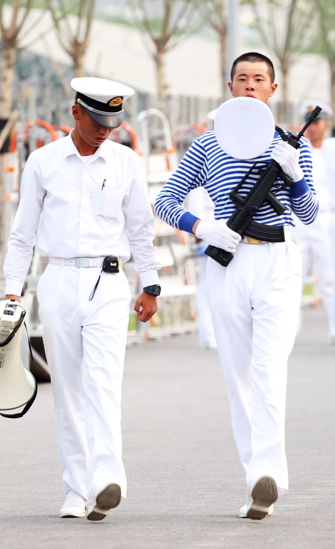 中国人民海军接受检阅视频完整版,海军检阅方队