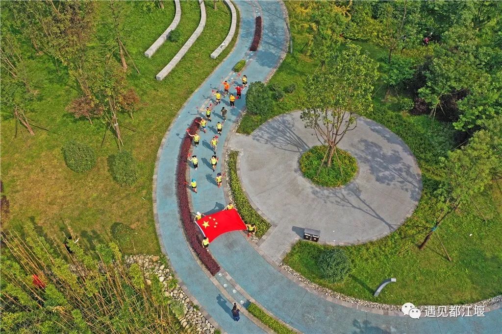 五星红旗同框感受,与五星红旗相遇