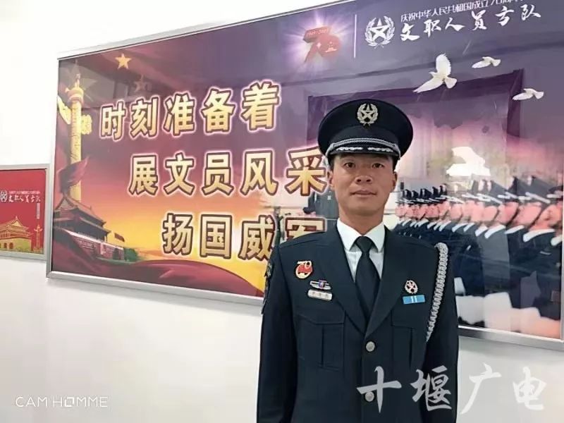 果然最帅的人都上交国家了,果然帅气的小哥哥都上交给国家了