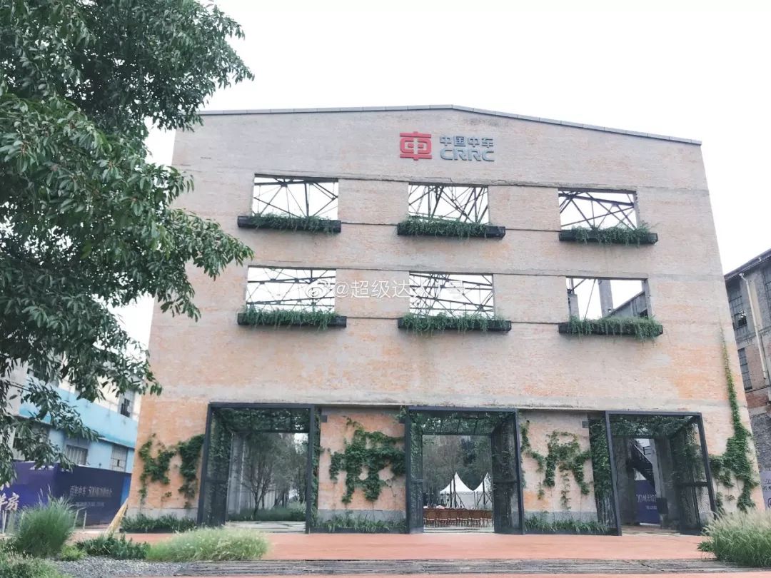 成都机车厂,成都工业学院变身国潮打卡地