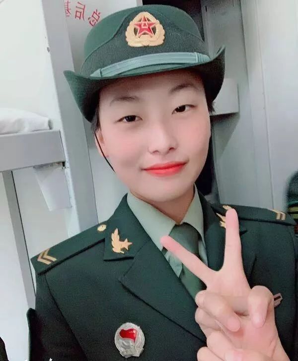 果然最帅的人都上交国家了,果然帅气的小哥哥都上交给国家了