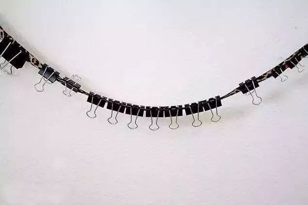 衣柜里系根鞋带，空间竟然大了一倍，太厉害了