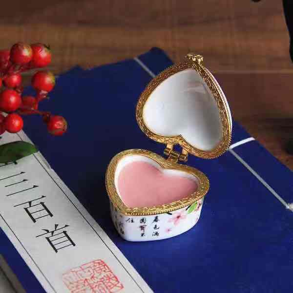 从辣酱、辣条到手机、充电宝、口红反向代购让中国特产不再“土”