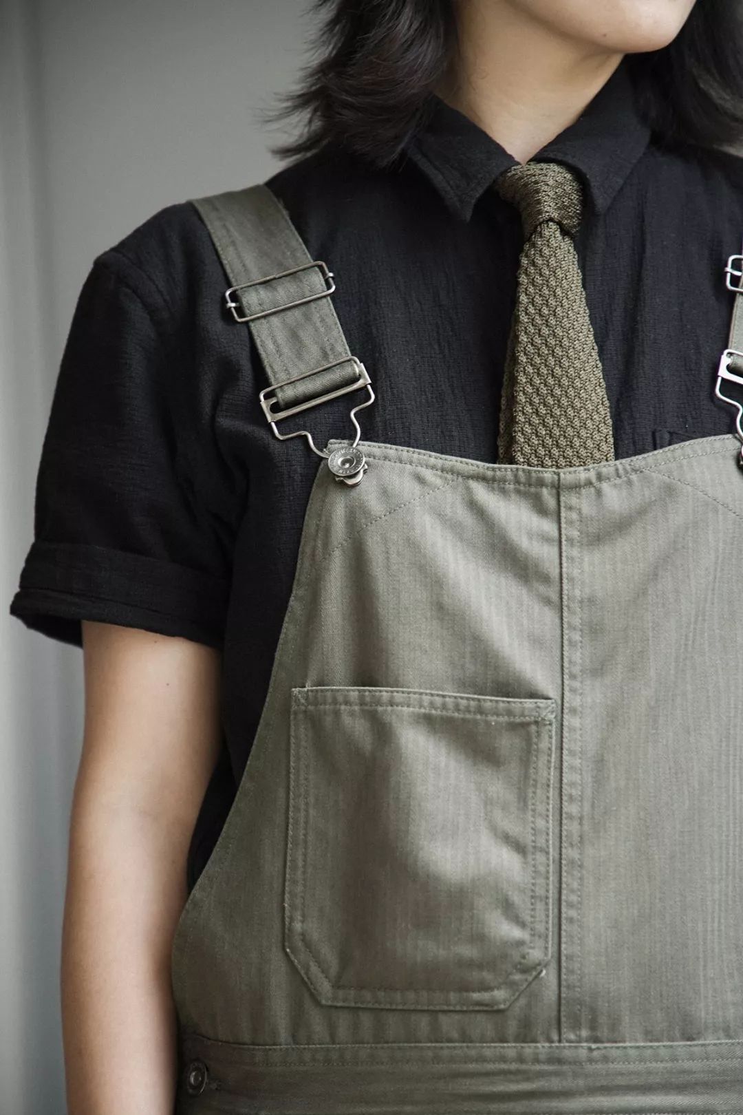 推荐女生穿的背带裤,敢穿背带裤的女孩