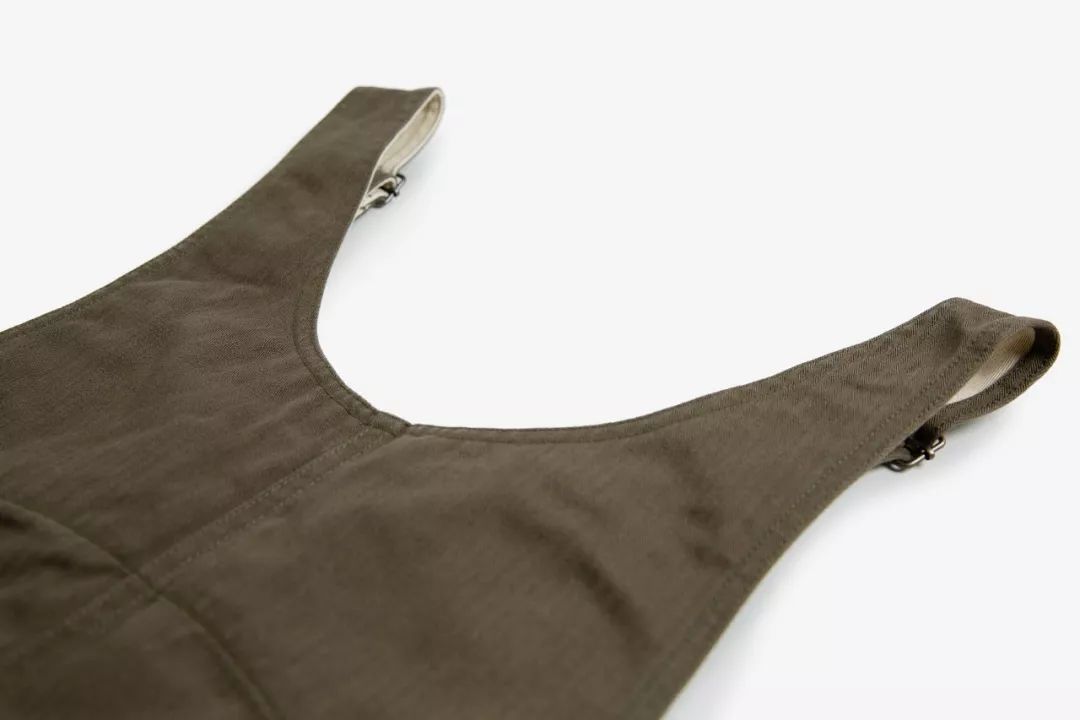 推荐女生穿的背带裤,敢穿背带裤的女孩