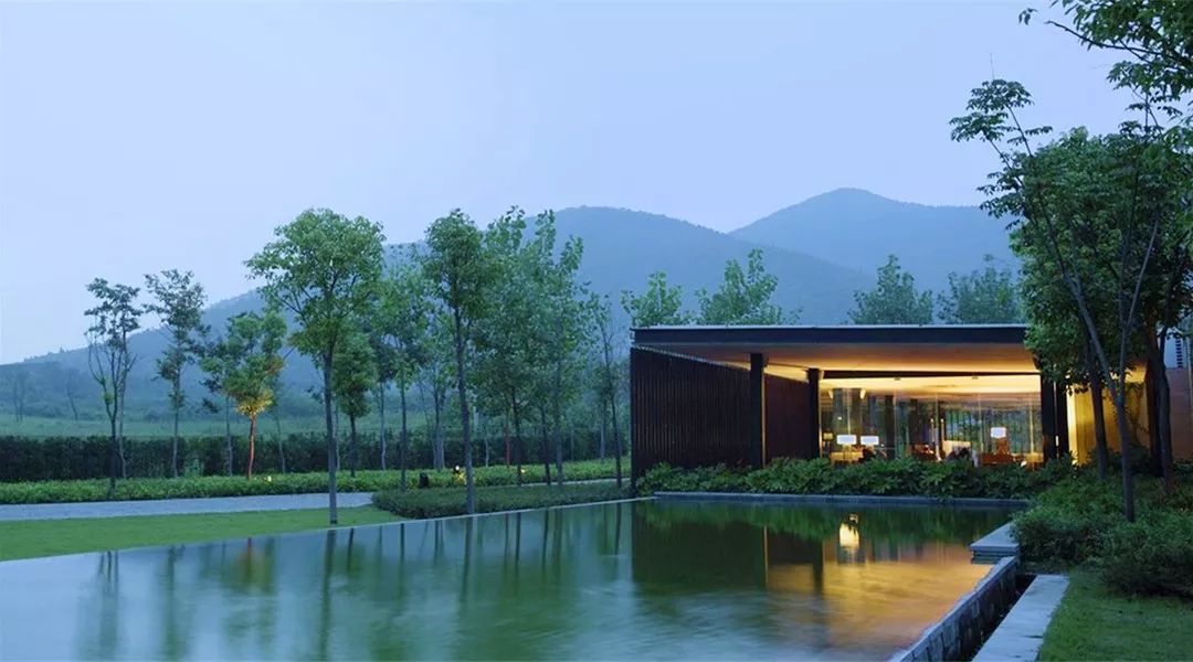 国庆在阳朔度过了不输巴厘岛的假期,全因这家藏在秘境山水里的宝藏酒店