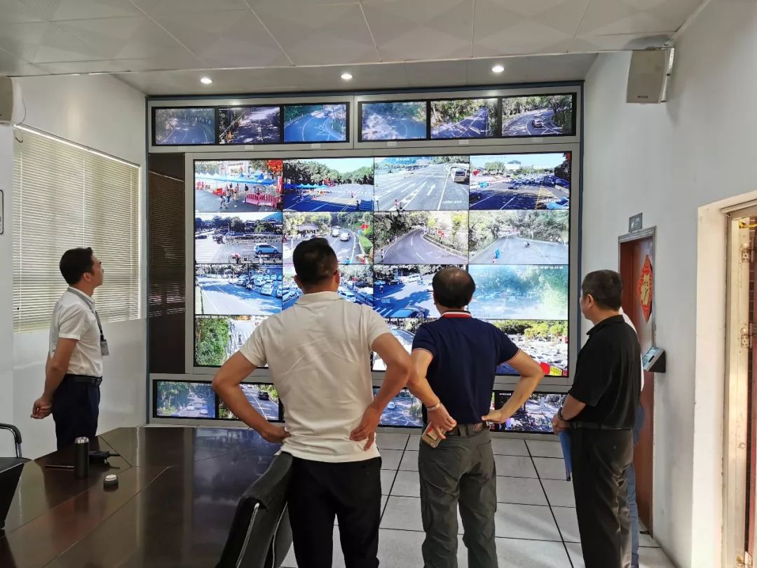 假日中一道靓丽的风景,假日里那个忙碌的身影