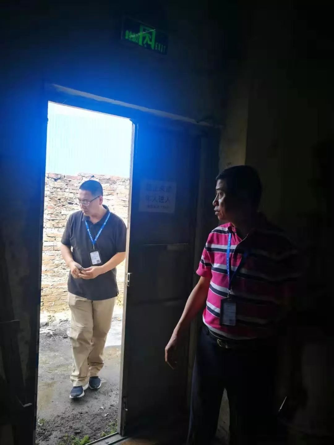 假日中一道靓丽的风景,假日里那个忙碌的身影