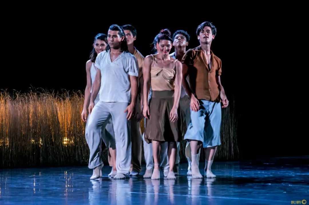 从贫民窟走出时尚女王,从小学芭蕾欧美舞王