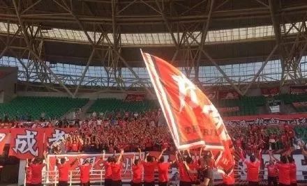 成都南门未来最大的足球场,成都最标准的足球场在哪里