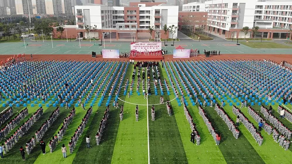 红色基因代代相传！周恩来红军小学千名红军娃集体入队