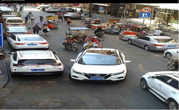 曝光台礼让行人文明行车,凯里市文明礼让曝光台第28期