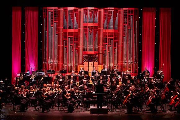 「赠票」晒出你和中国上海国际艺术节的故事，广播君请你去看《平夏斯·祖克曼与阿德莱德交响乐团森林音乐会》