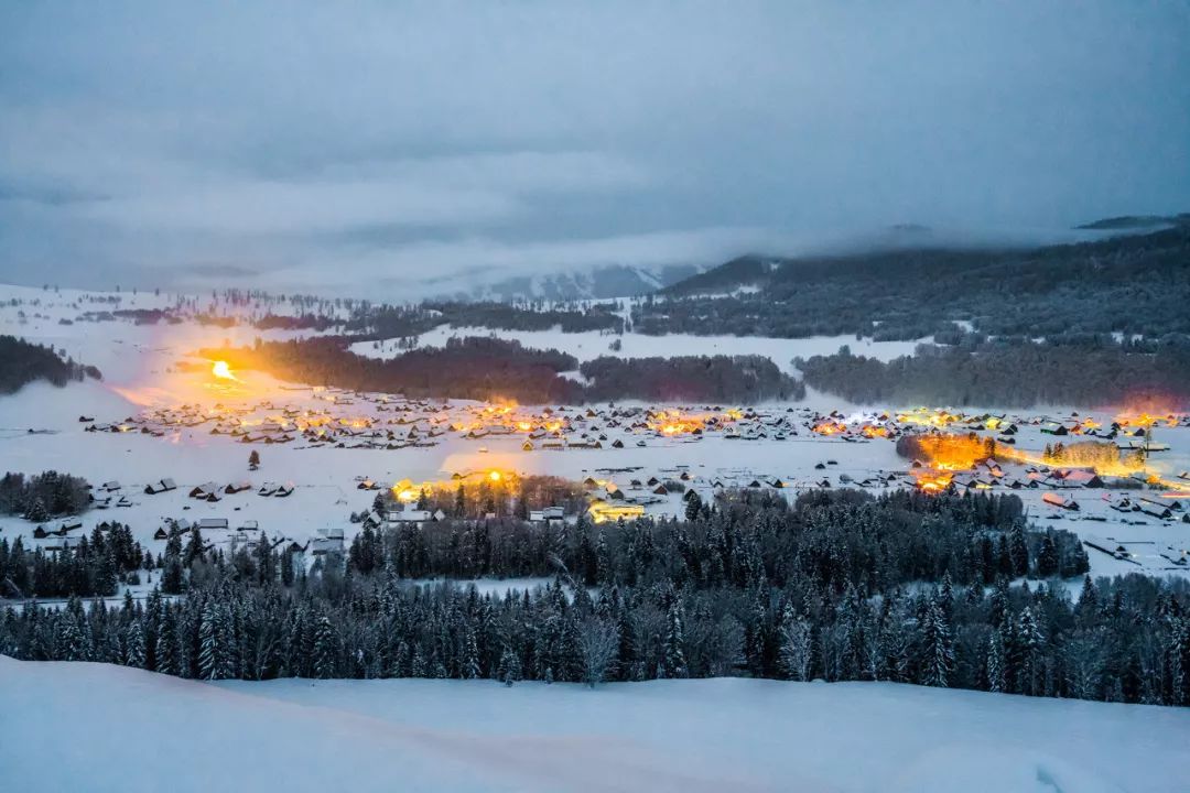 喀纳斯机场实行全年通航，10月27日起冬季直飞喀纳斯机票订起来，低至150元