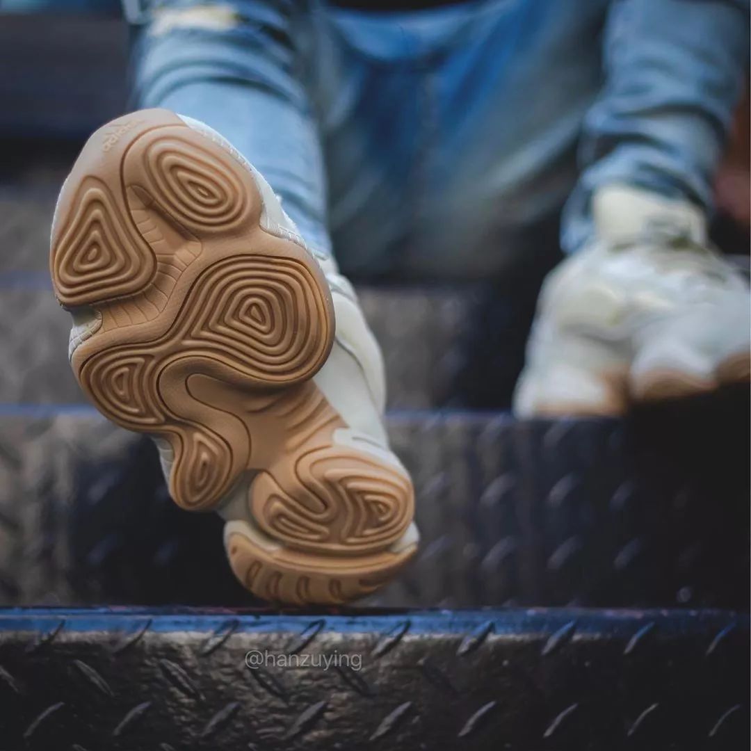 adidasyeezy,yeezyboost700