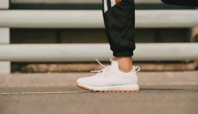 这双运动鞋竟然防水！暴雨大雪都不湿，还巨暖和