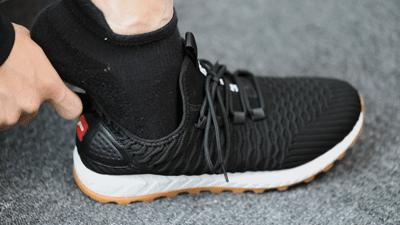 这双运动鞋竟然防水！暴雨大雪都不湿，还巨暖和