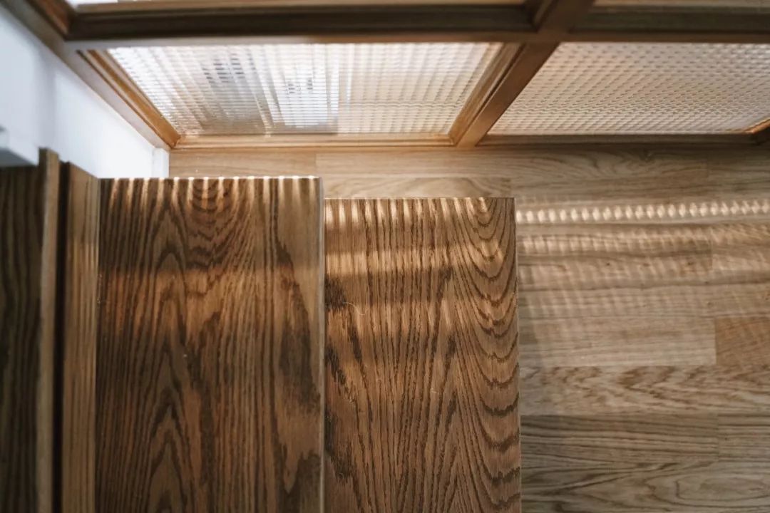 她买下32㎡上海老旧学区房,为女儿打造小桃园,还有20㎡超舒适大庭院