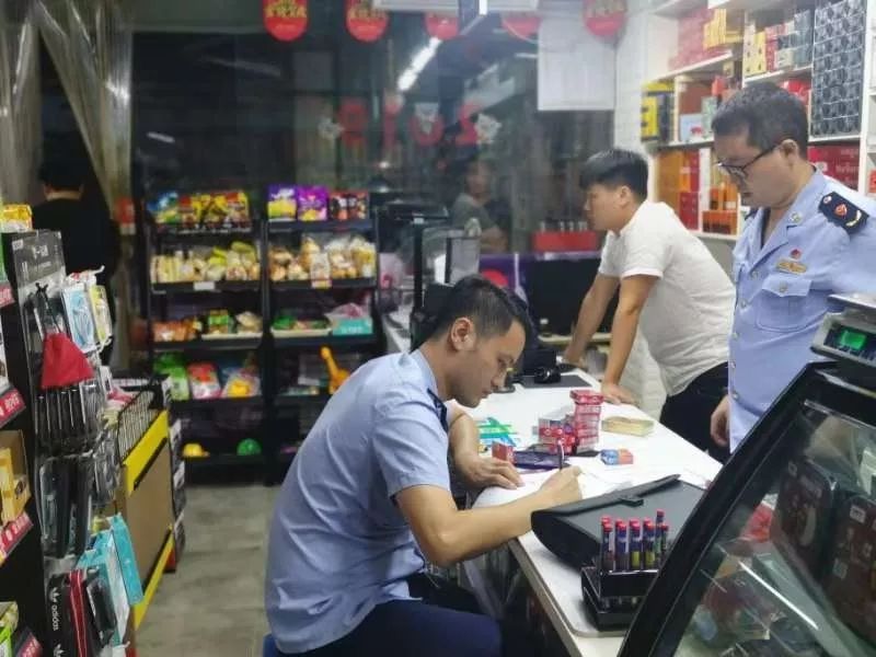 便利店里安全套有人敢买吗,超市卖安全套得办证吗