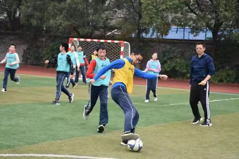 最新的青少年足球特色学校,浦东100所中小学