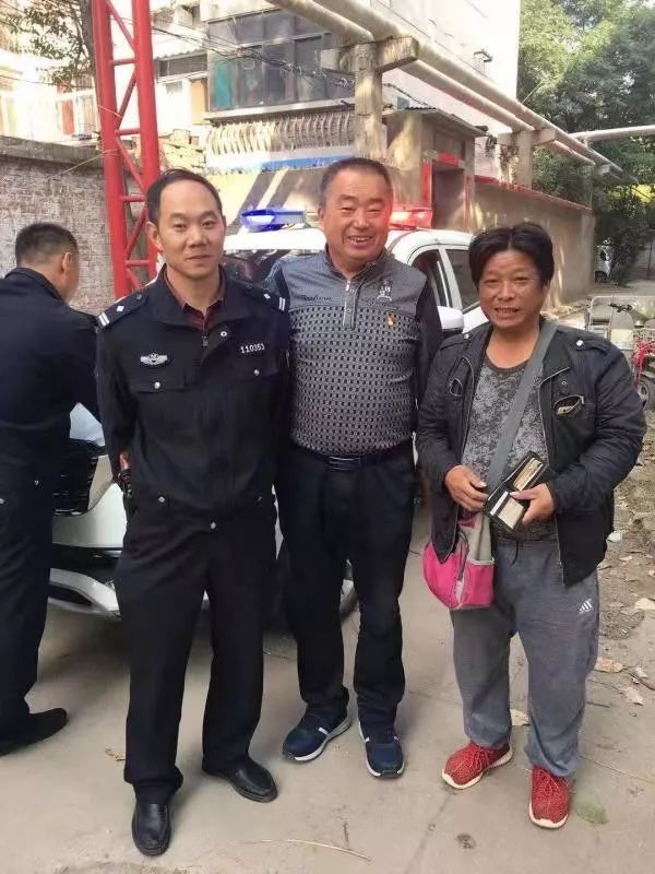 河南孕妇自然受孕生下四胞胎,河南一孕妇意外产子