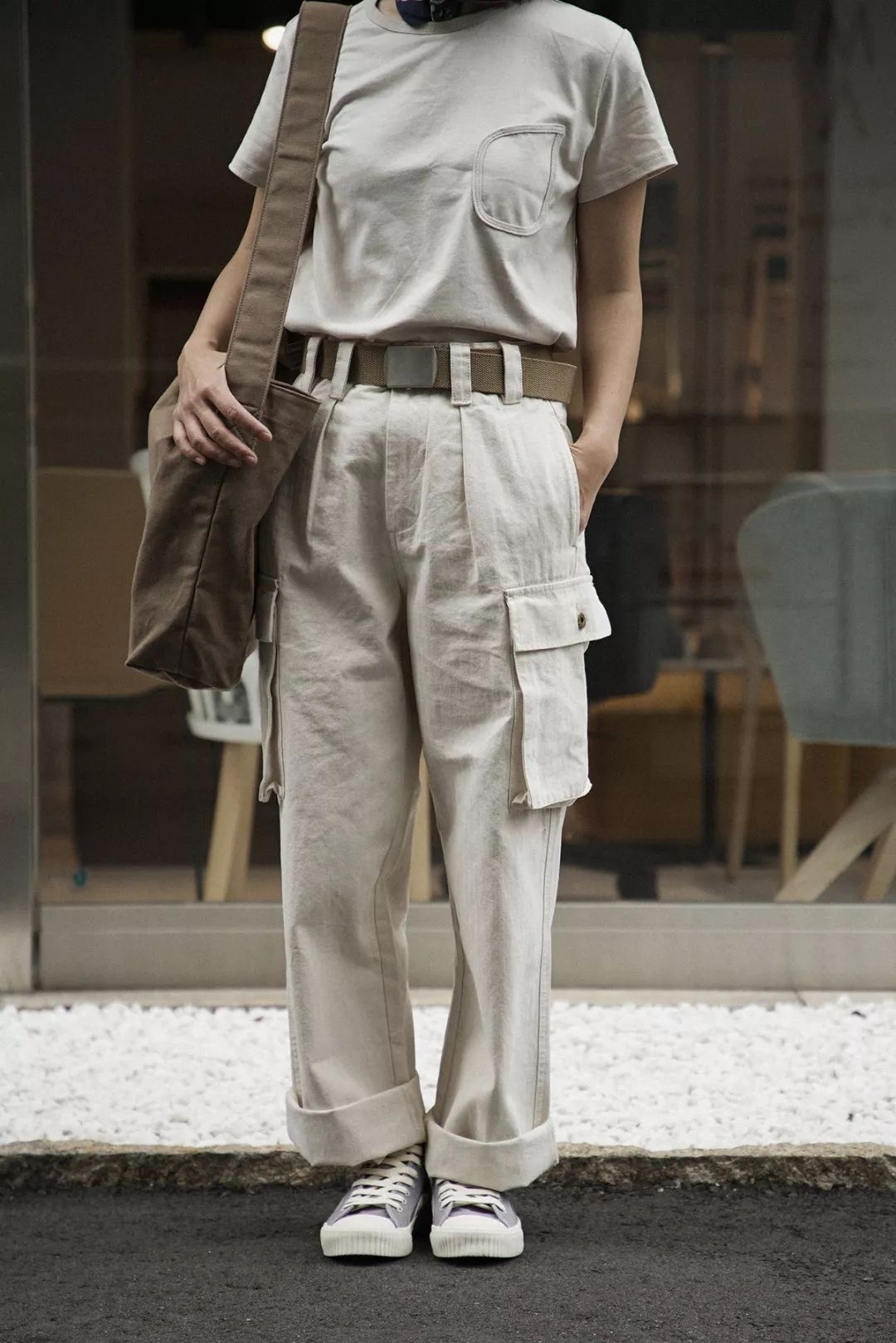 别装了，你的鞋已经出卖了你