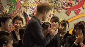 哈里王子摘掉婚戒,哈里王子威廉婚戒