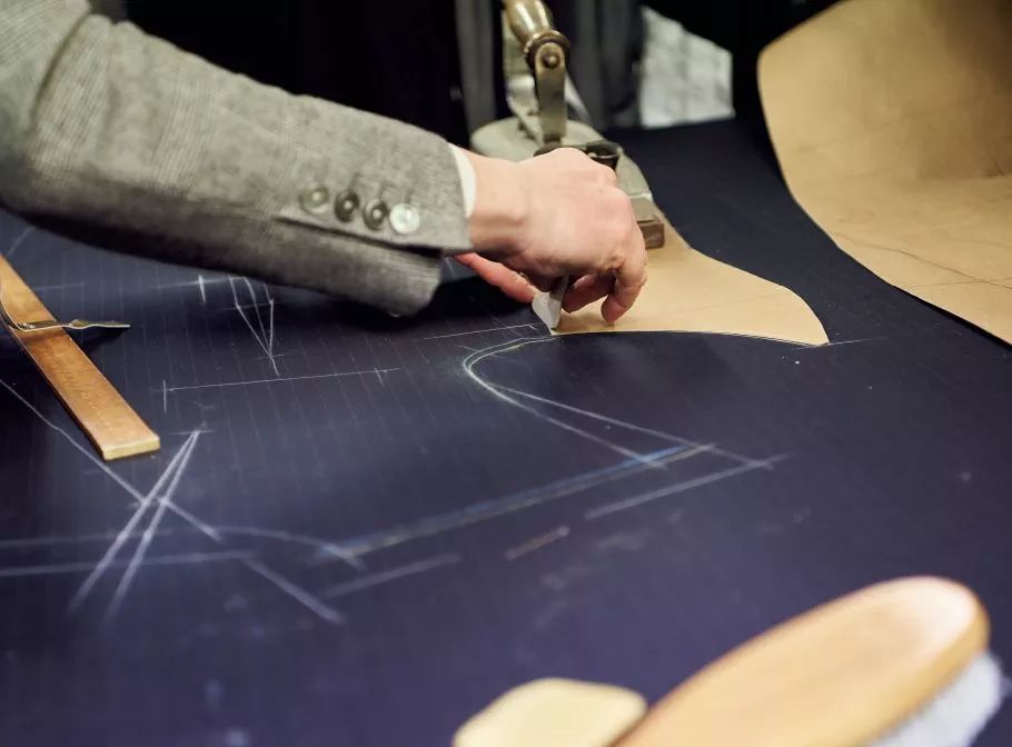 3大定制西装知识点你知道几个,定制西装之前你必须掌握的姿势