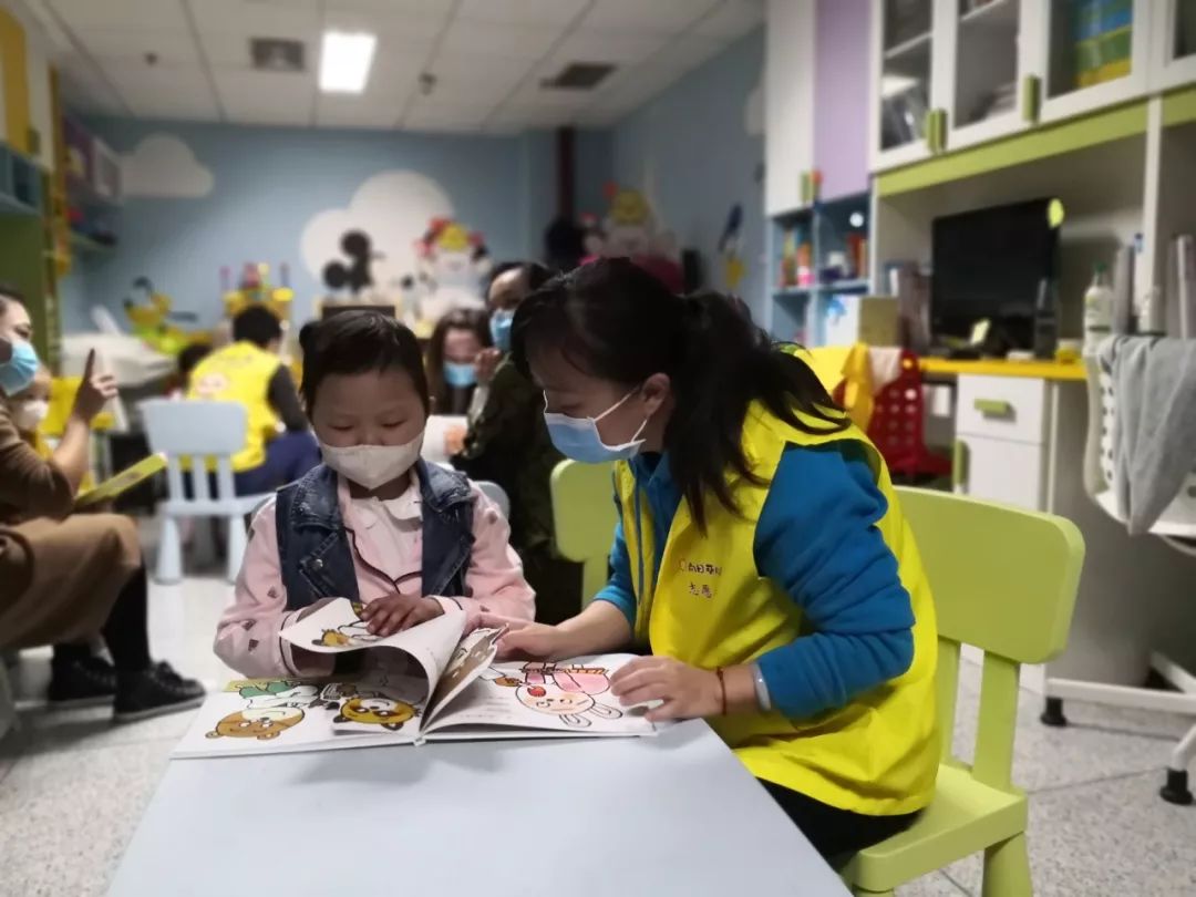 葵花籽与小天使的相遇——记走进四川省人民医院儿童血液肿瘤科病房活动