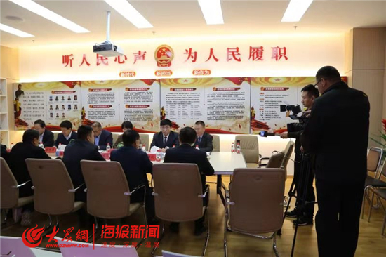 全国人大组织中央主要新闻媒体走进周村