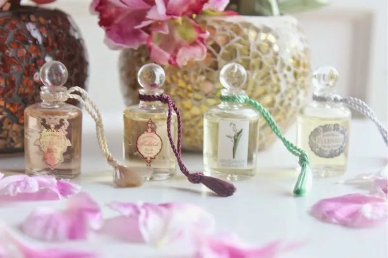 再火的衣服没有这个细节，也很难精致起来