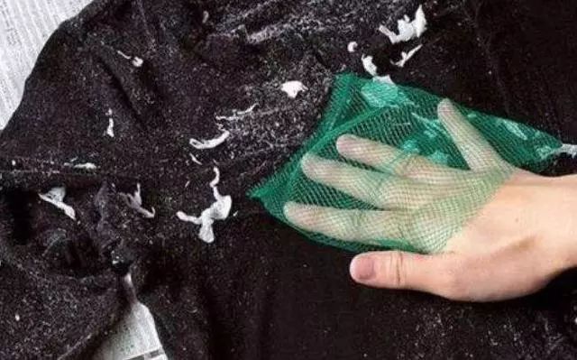 如何快速去除洗衣服时的纸屑,洗衣服时有碎纸屑怎么去除