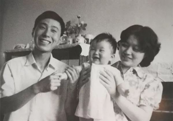 编织皇后李黎明,她是服装艺术界最耀眼的编织皇后