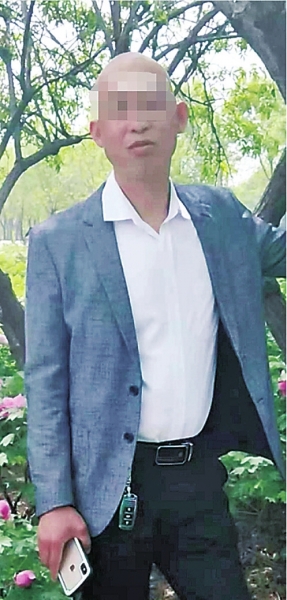 男子同时交往6名女子被骗300万,60男子与27岁女子相恋被骗300万