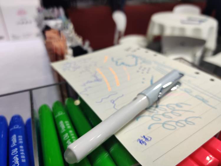 钢笔式可擦中性笔,钢笔墨水可擦