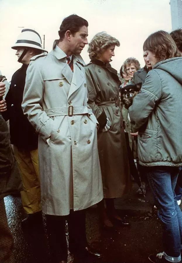 burberry绅士,burberry风衣高质量男性