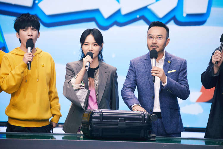 天天向上周笔畅最近一期,天天向上2018周笔畅对视