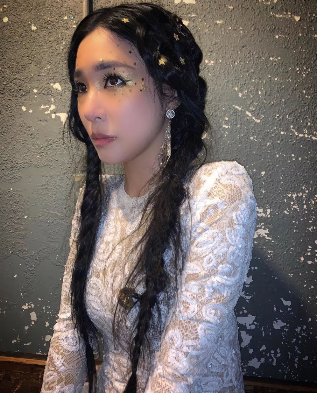 美人计|Tiffany去美国之后放飞自我，“入乡随俗”化起了欧美妆？