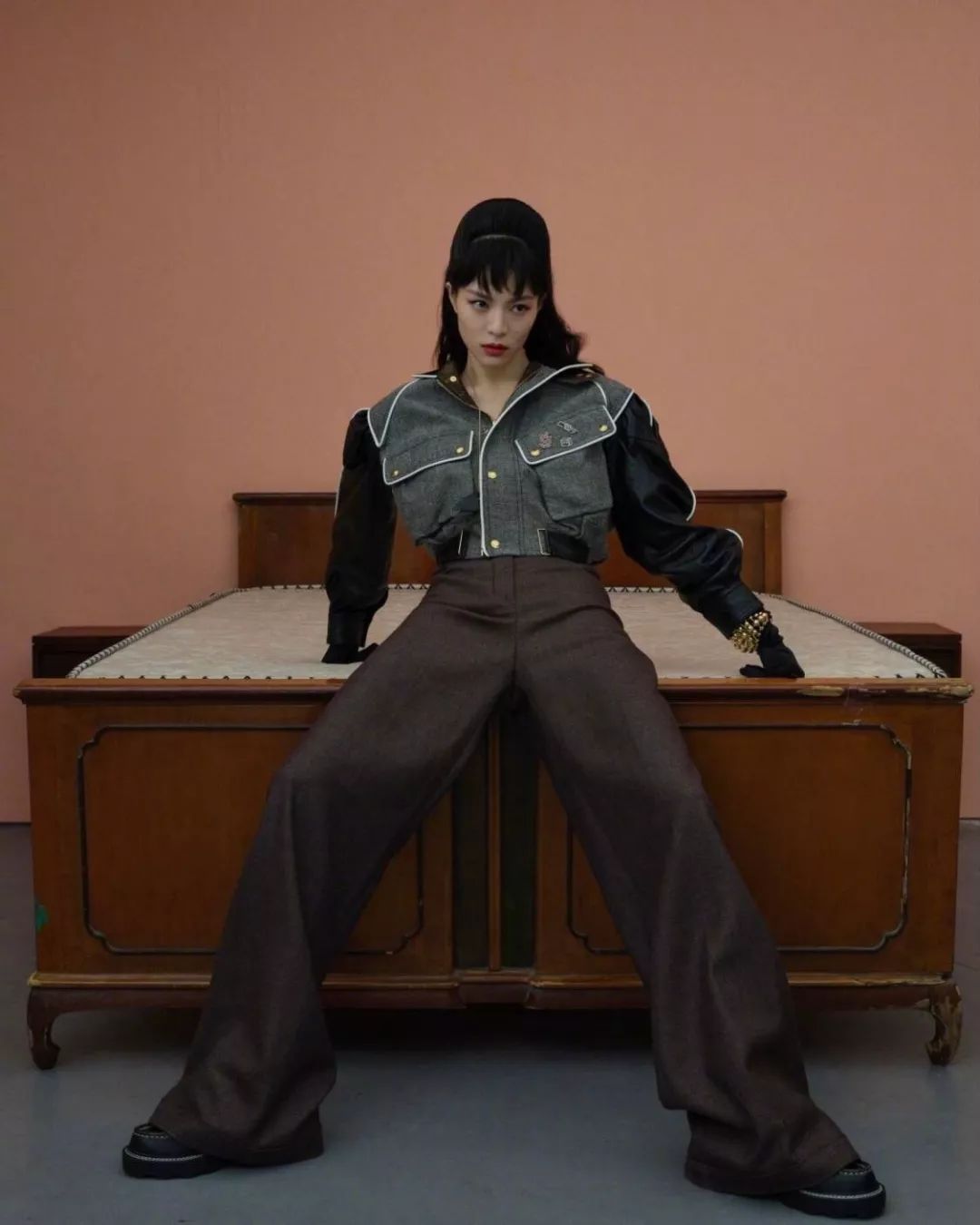 钟楚曦新中式穿搭同款,高级脸的钟楚曦独爱港风式穿搭