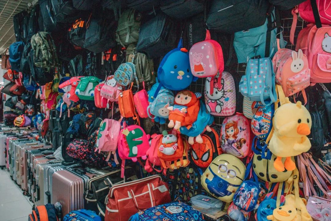 重庆地下商场建议去么,地下商场重庆