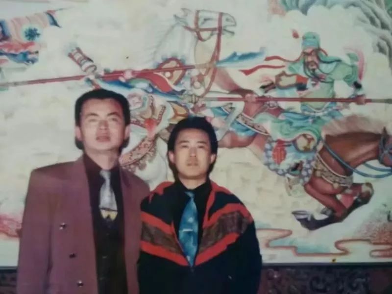 黑白世界百味人生,黑白的世界黑白的人生