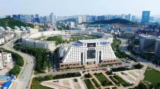 超大牌！济南首家全球贸易馆来了！下月开业！超2500种海外商品任你选！买个包能便宜4000……